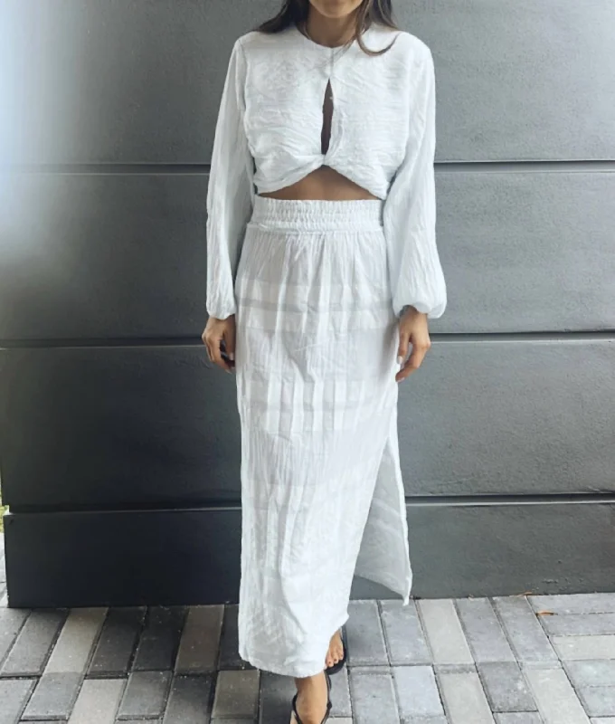 Hydra Maxi Skirt In White/cielo