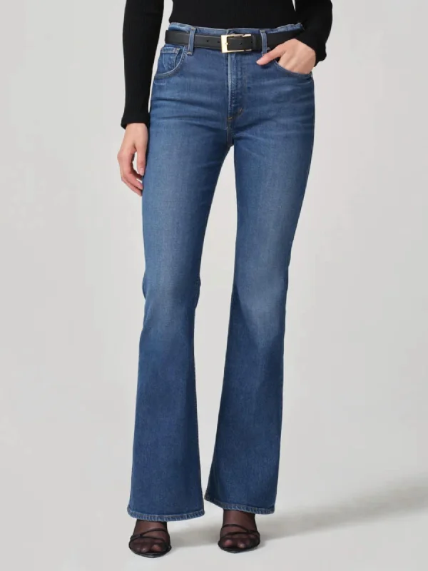 Isola Flare 32" Jeans In Crispen