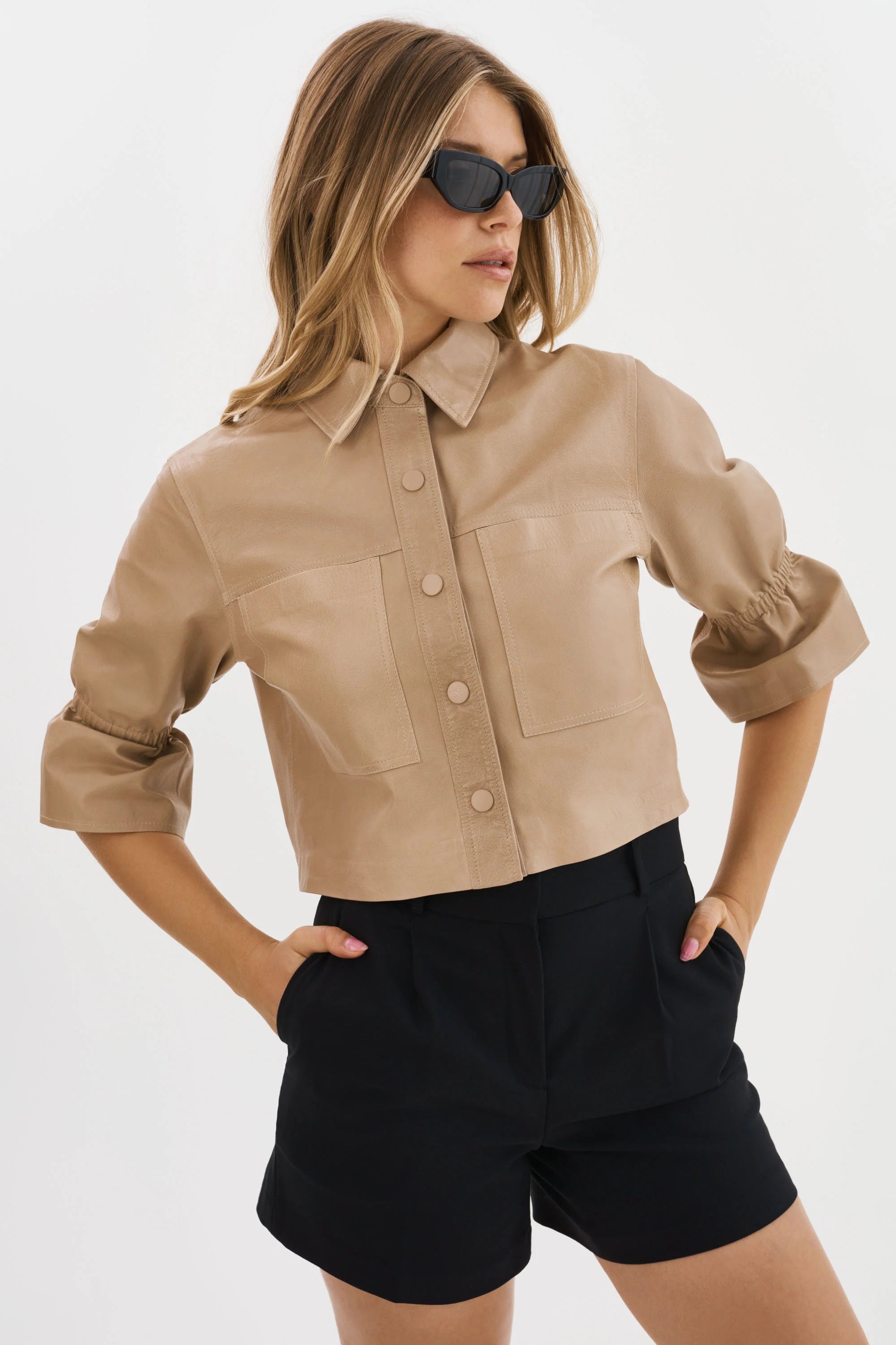 CAROLINA | LEATHER RUFFLE SLEEVE JACKET - BEIGE