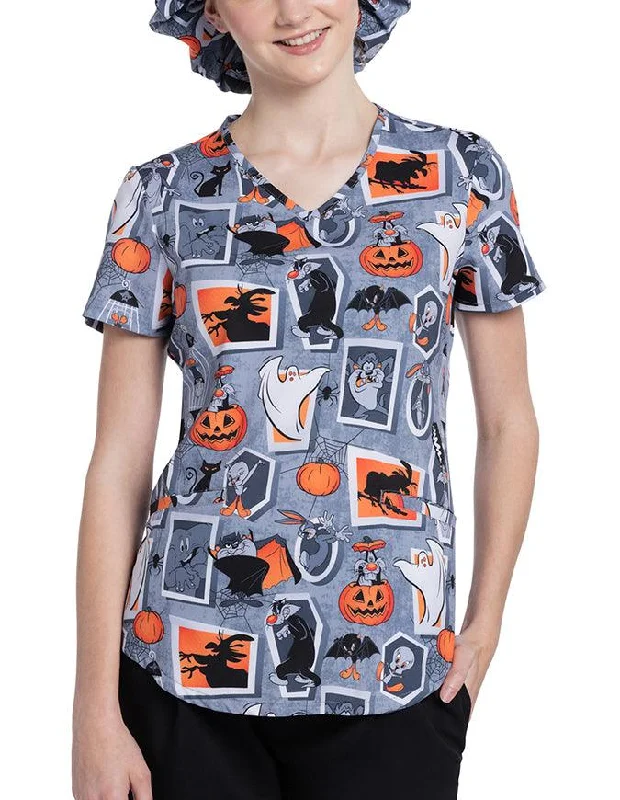 Cherokee Licensed Women's V-Neck Print Top in Tweety Fright